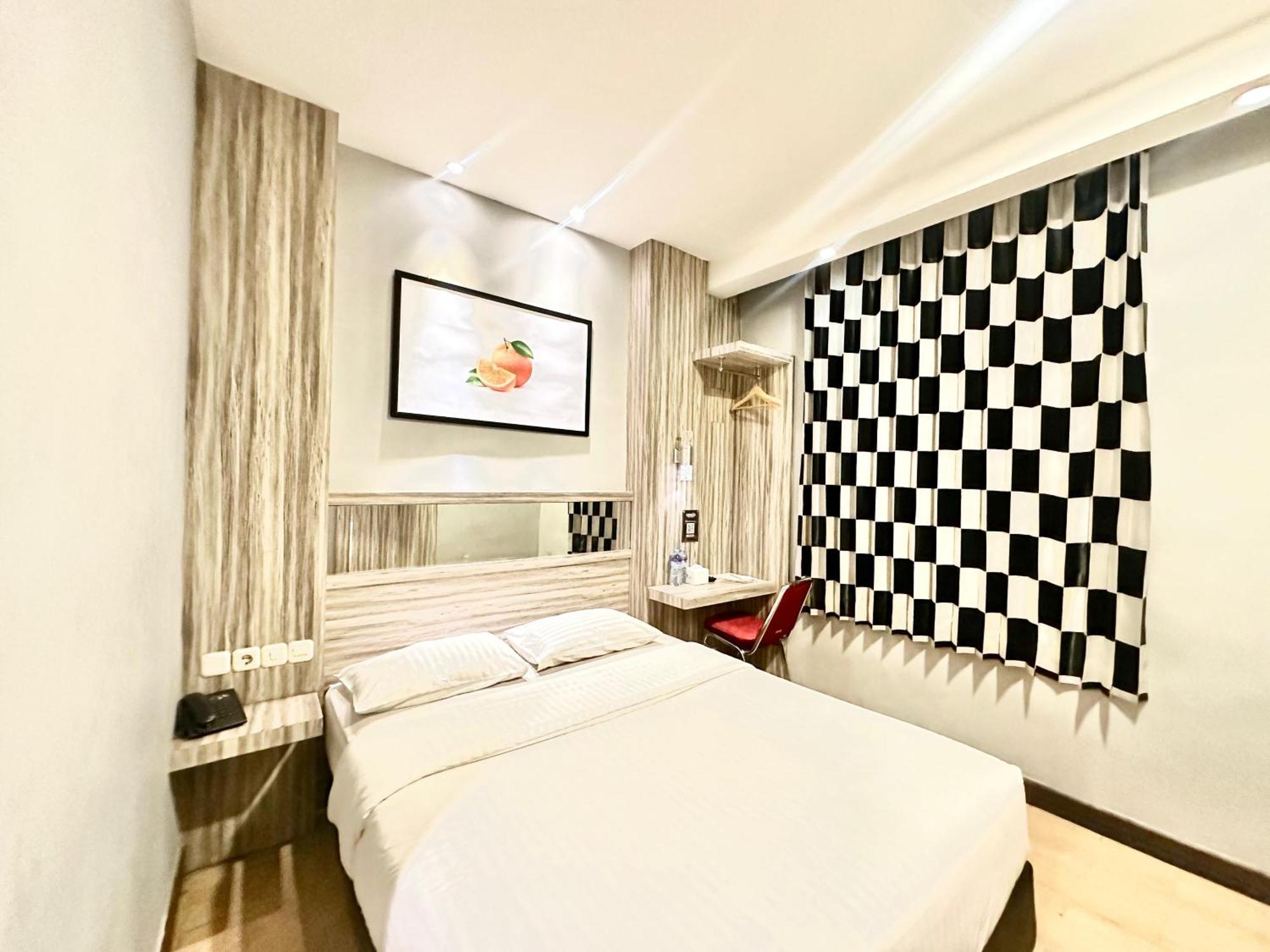 My Home Hotel Pontianak Εξωτερικό φωτογραφία
