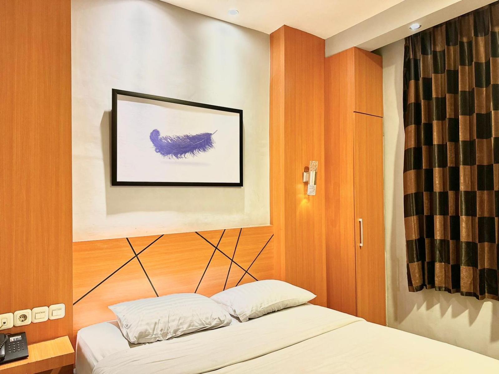 My Home Hotel Pontianak Εξωτερικό φωτογραφία