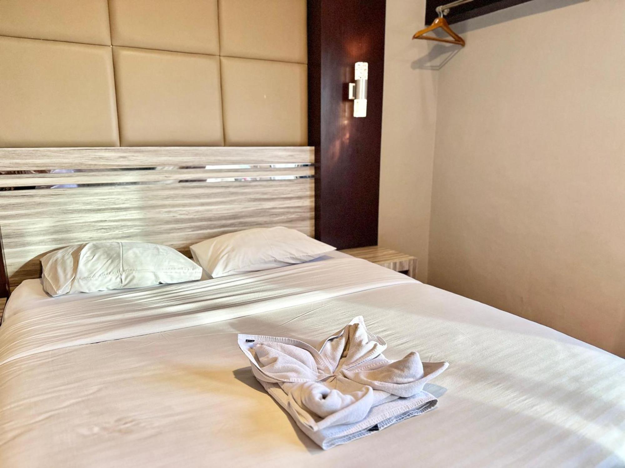 My Home Hotel Pontianak Εξωτερικό φωτογραφία